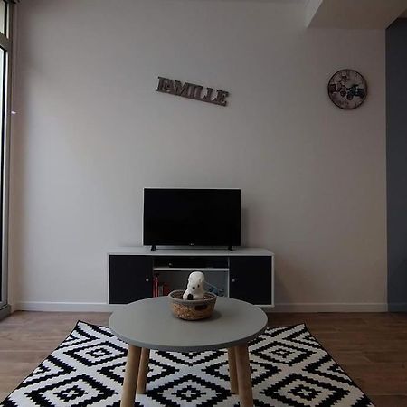 Maison De Ville En Plein Coeur De Жонзак Екстериор снимка