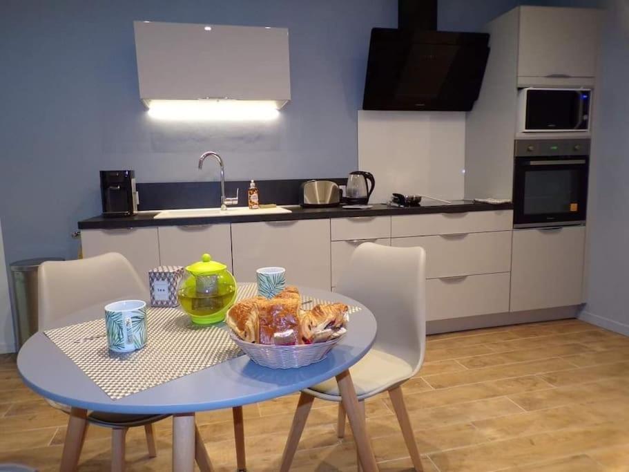 Maison De Ville En Plein Coeur De Жонзак Екстериор снимка