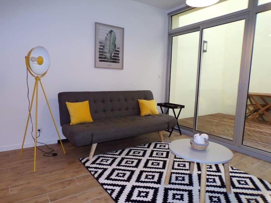 Maison De Ville En Plein Coeur De Жонзак Екстериор снимка